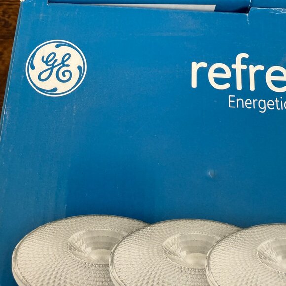 GE Refresh LED Flood Light Bulbs 3 pack - Picture 2 of 6